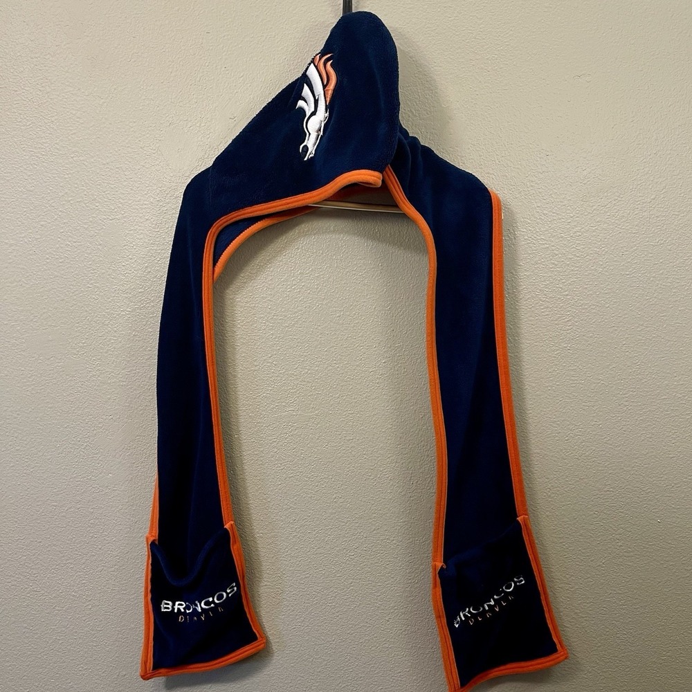 NFL Denver Broncos Hooded Fleece Scarf With Pockets‎ Little Earth Fan Merch